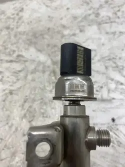 BMW 3 E90 Inspuitrail OEM 753731905 3.0L Benzine