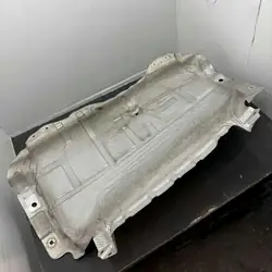 Escudo térmico Volvo XC60 II OEM 31694651 - Usado