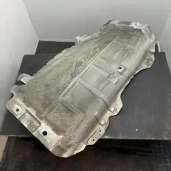 Escudo térmico Volvo XC60 II OEM 31694651 - Usado