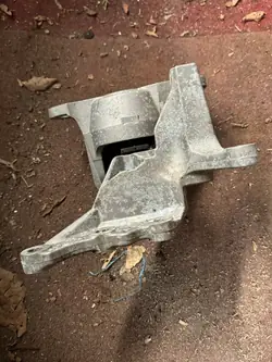 Supporto motore Nissan Qashqai II 1.6 DIG-T 2015-2020 OEM