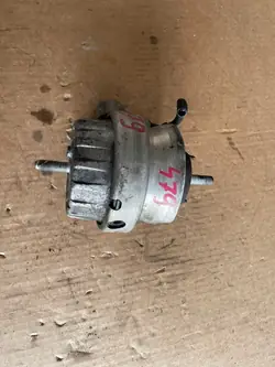 AUDI A6 C6 Moottorin tuki 4F0199382BL 4F0199379BL