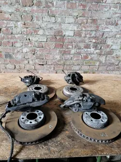 BMW OE 44/24 60/36 348mm jarrulevyt & puristimet sarja