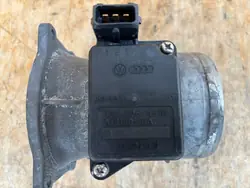 Débitmètre d'air VW Passat B5 Audi A3 A4 A6 037906461B