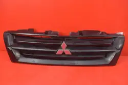 Grill MR387981/82 Mitsubishi Pajero 3 III 99-06