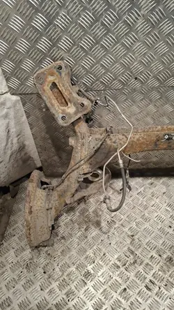 BELKAZAWIESZENIAC4 Poutre Suspension Arrière Citroen C4