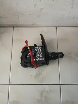 Gecombineerde schakelaar Renault Modus 1.6 8201590638