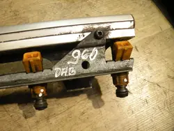 VOLVO S70 2.4 20V Rampe d'injection 1275194