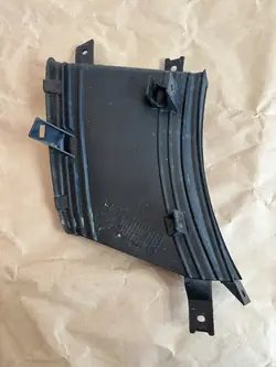 Guide d'air Nissan LEAF II OEM 622535MP0A - Occasion