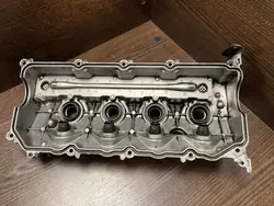 Couvercle de soupape Toyota OEM 1120127031 - État utilisé