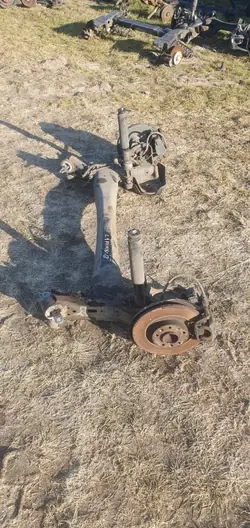 Poutre de suspension arrière OEM avec colliers pour Citroen C4 Picasso II