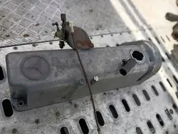 Couvercle de soupape Mercedes W123 2.4D R6160161105