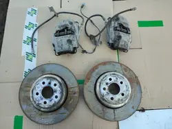 Satz Bremscheiben & 4-Kolben-Sättel Vorne OEM 6883733