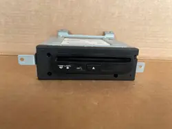 Lecteur CD OEM 68335565AB pour Dodge RAM V 2019+