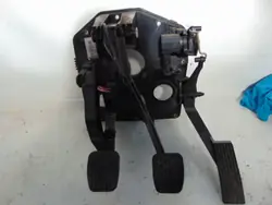 Pédales Mercedes OEM A1682902601 - État Utilisé