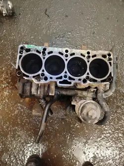 Motorblock OEM 03L021A för VW Passat Golf 2.0 TDI