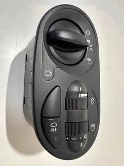 Interruptor de luzes Lada Kalina OEM 11118-3709820