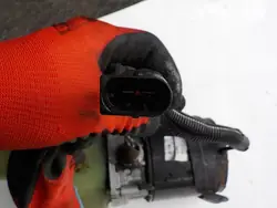 Bomba de direção assistida Renault Clio II 1.5 DCI OEM 183042610Z