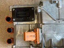 BMW X1 U11 Spanningsomvormer OEM 5B335F3 - Gebruikt