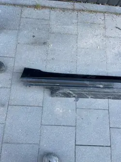 BMW 4 G26 Oikea kynnyssuoja OEM 7490700