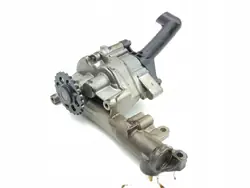 Mercedes-Benz Oliepomp OEM A205376400301 - Gebruikt