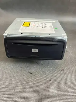Mercedes CD/DVD-vaihtaja OEM A2179000701 - Käytetty