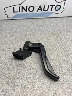 Motorhaubenöffnungsgriff BMW 3 E30 OEM 1888479