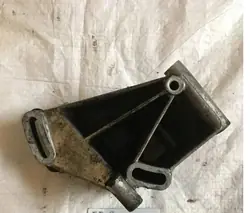 Mercedes-Benz W123 stuurbekrachtigingspompbeugel OEM 1234660041