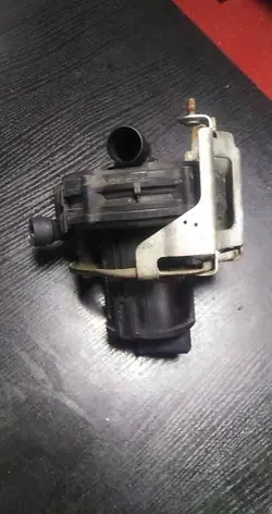 BMW Toissijainen ilmapumppu OEM 1437701 5-sarja E39