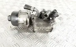 Öljynsuodatinpohja Ford Kuga OEM FOB12521 - Käytetty