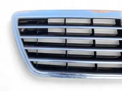 Grille Mercedes-Benz E W210 OEM 2108800683 - Occasion