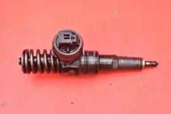 Ruiskutuspumppu OEM 038130073AJ VW Beetle 1.9 TDI:lle