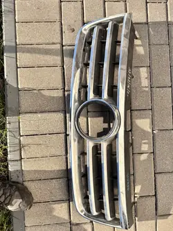 VW TOURAN 5TA GRILL radar