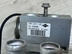 Porsche AC-koelerventiel OEM 97057348100 - Gebruikt