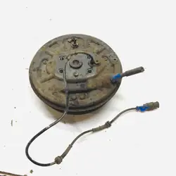 Tambor de freno trasero izquierdo usado OEM Peugeot 208 I