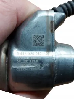 AdBlue-injector OEM 04L131113P voor 1.6/2.0L motoren