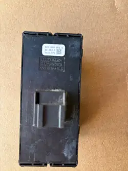 Panneau de fenêtre avant gauche Audi A2058853865