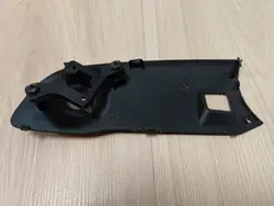 Toyota BZ4X Untere Spiegelabdeckung Links OEM - Gebraucht