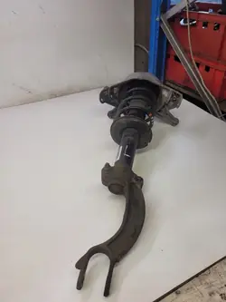 Vasen Etuiskunvaimennin Audi A4 A5 Lift 8K0413031CA
