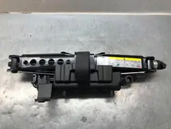 Gebruikte Audi OE Dompelkrik met Zwengel OEM 8V0011031A