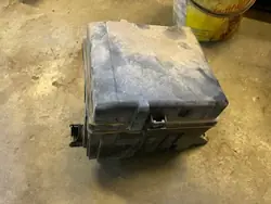 OBUDOWA FILTRA OEM Fronttröskellist för Navara D40