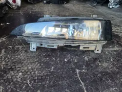 Begagnad Skoda OE Halogenstrålkastare 657941699