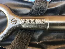 Audi Q5 pyöränavain & ruuvimeisseli OEM 8N0012219