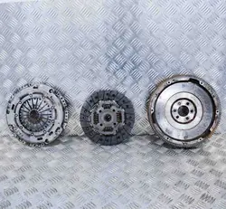 Kit de embreagem VW PASSAT B7 ALLTRACK 1.39L 03C141031D