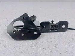 Support d'amortisseur capot inférieur droit OEM 1845979-00-B