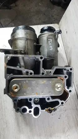 Öljynsuodatinkotelon pohja OEM 51050053001 MAN TGX:lle