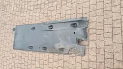 Skoda Superb II Alustasuojus Vasen OEM 3T0825201G