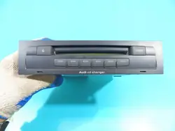 Cambiador CD Audi Q7 OEM 4L0910110B - Usado