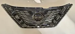 Griglia radiatore Nissan OE 62310HV22A