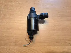 BMW E60 E61 E63 E64 Tilläggsvattenpump Webasto 6917700