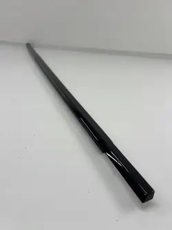 Takaikkunan tiiviste OEM J8a275596ae oikea puoli